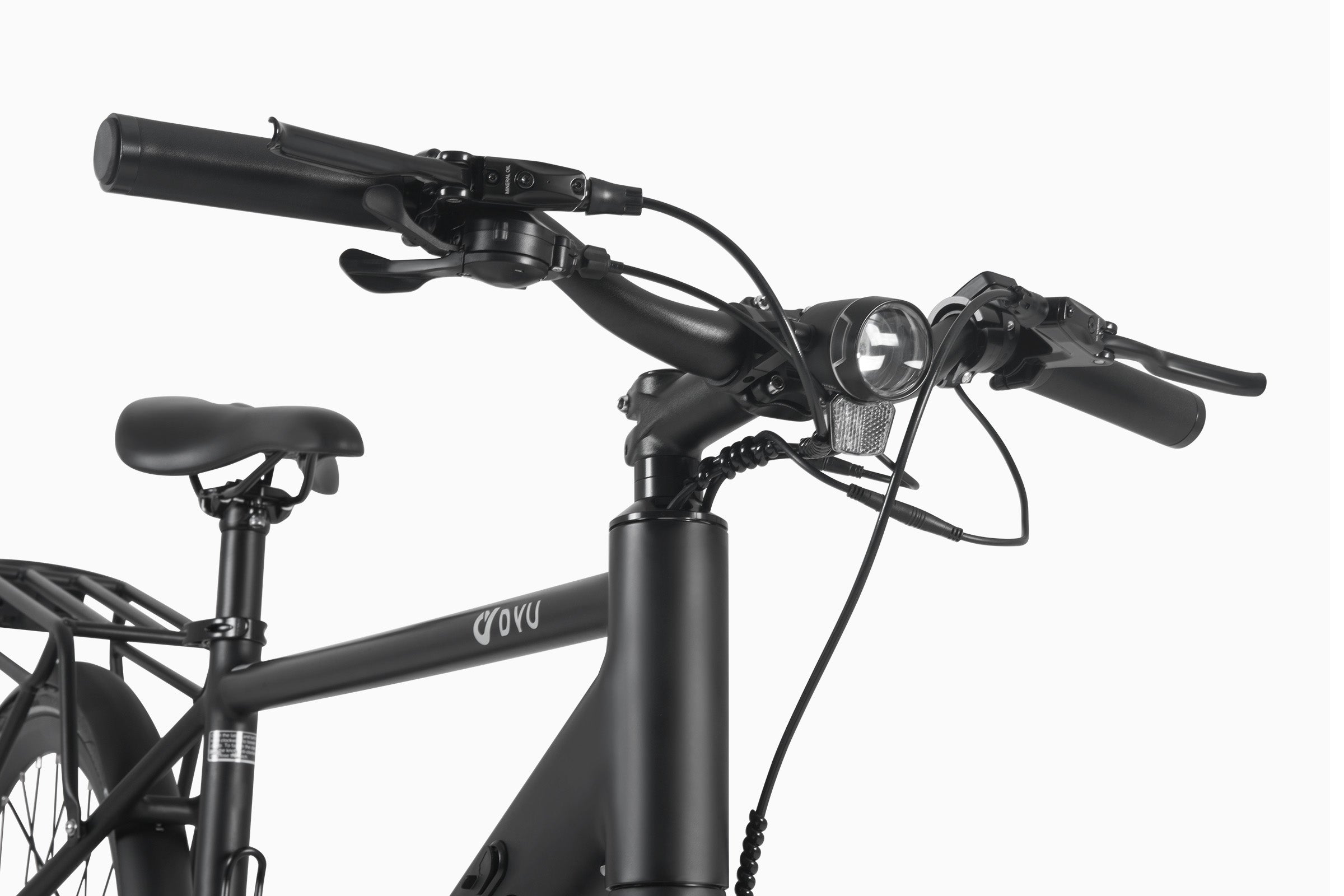 Manubrio della bicicletta elettrica DYU Stroll 1 con faro e leve dei freni in nero opaco. Manubrio della bicicletta elettrica DYU Stroll 1 con faro e leve dei freni in nero opaco.