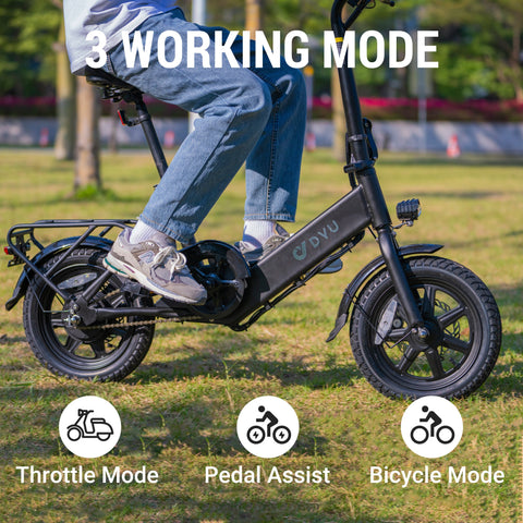 Bici elettrica pieghevole DYU C3 nera in parco, tre modalità di funzionamento. Bici elettrica pieghevole DYU C3 nera in parco, tre modalità di funzionamento.
