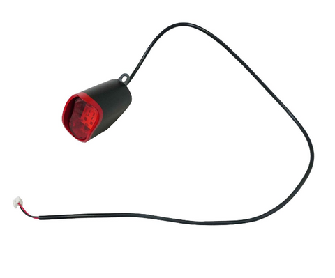Faro da ebike con cappuccio rosso e connettori per installazione semplice. Faro da ebike con cappuccio rosso e connettori per installazione semplice.