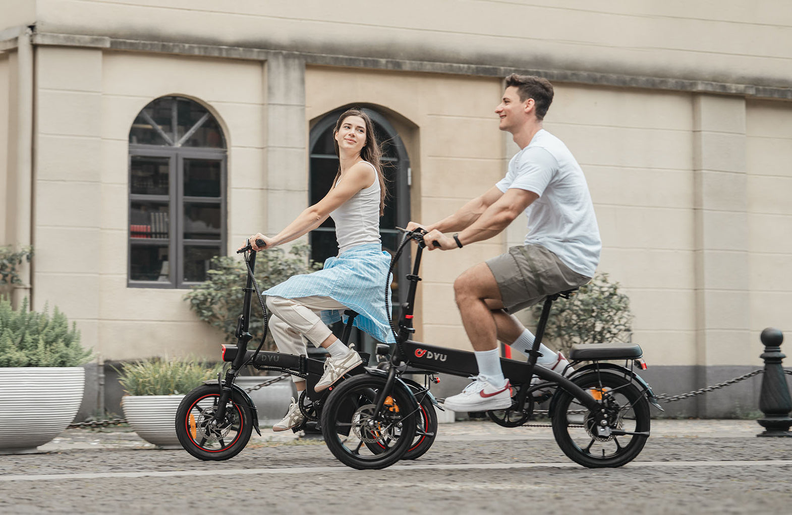 Bici Elettrica Pieghevole DYU A1F PRO 16 Pollici - Nuovissima, Completa, Colore Nero
