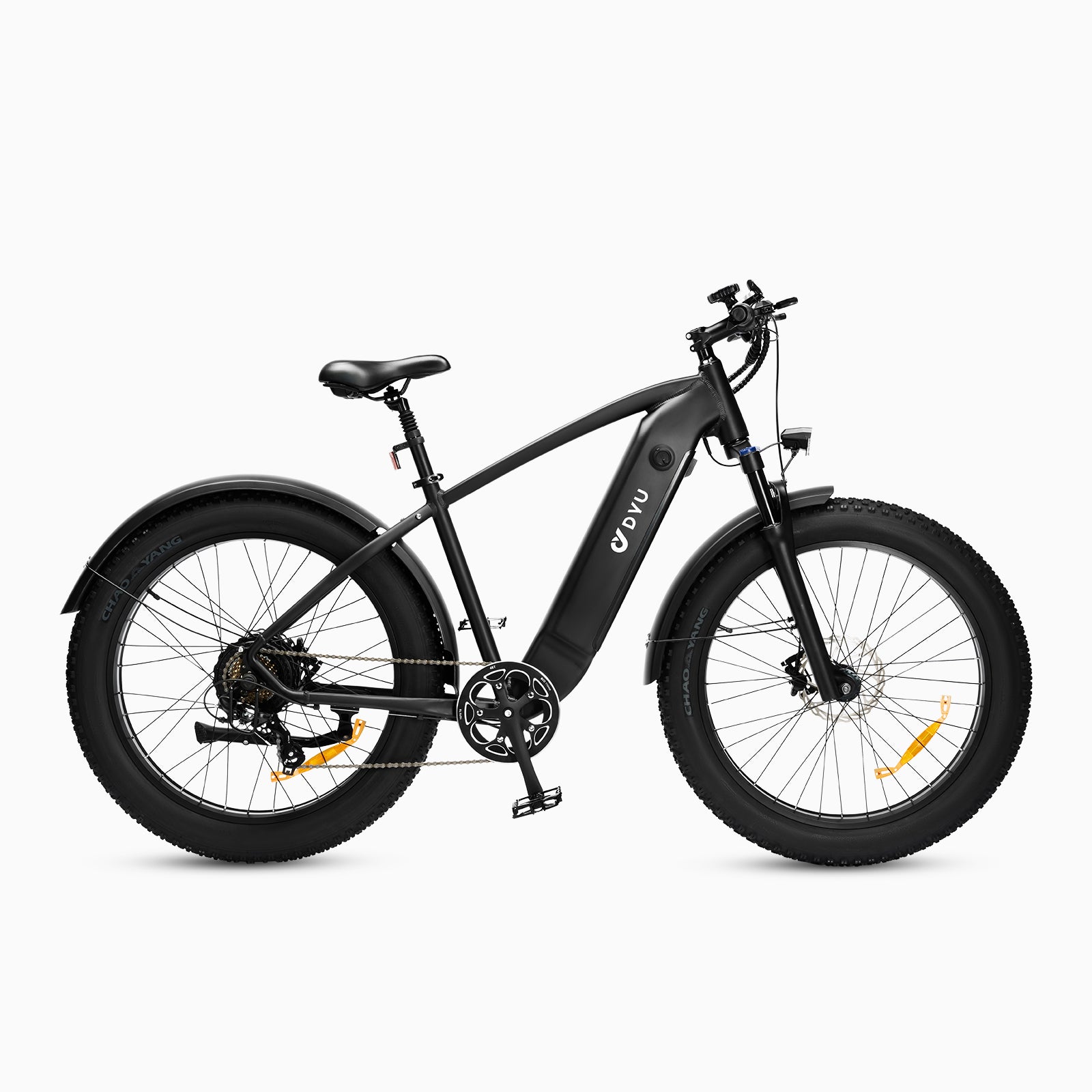 E-bike DYU King 750 con telaio nero e pneumatici da 26 pollici, adatta per percorsi urbani.